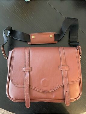 Casecrown Vintage Parisian Style Top Flip Camera Bag